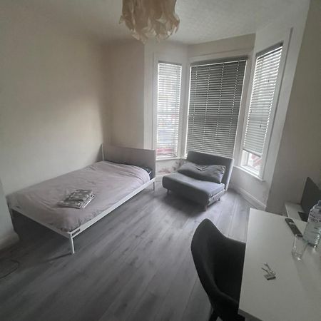 Relaxing&Cozy Room Лондон Экстерьер фото